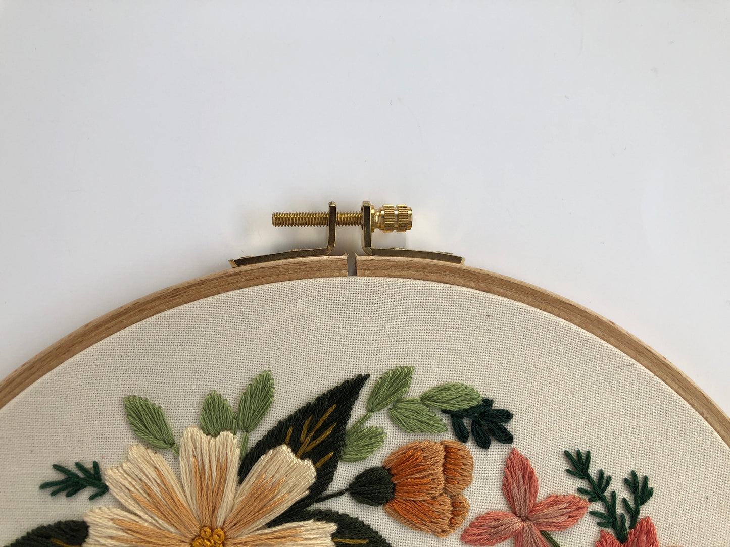 Floral wreath, flower wall hanging, folk home decor, floral embroidery, Mother's Day gift, 10" embroidery hoop, unbleached cotton fabric