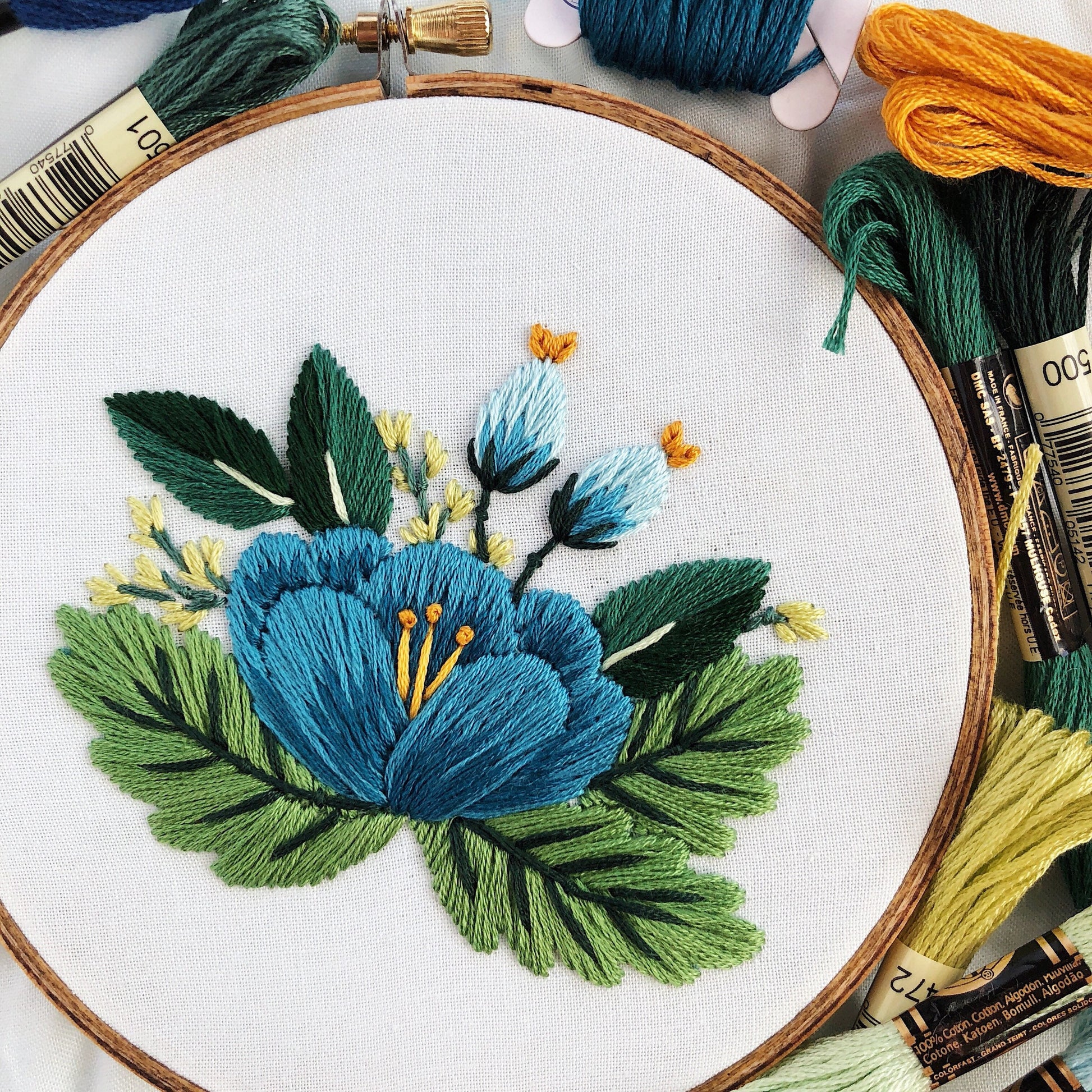 Blue Floral Embroidery Pattern. Beginner Embroidery. PDF embroidery pattern. 5" hoop. Flower Embroidery pattern. DIY embroidery kit