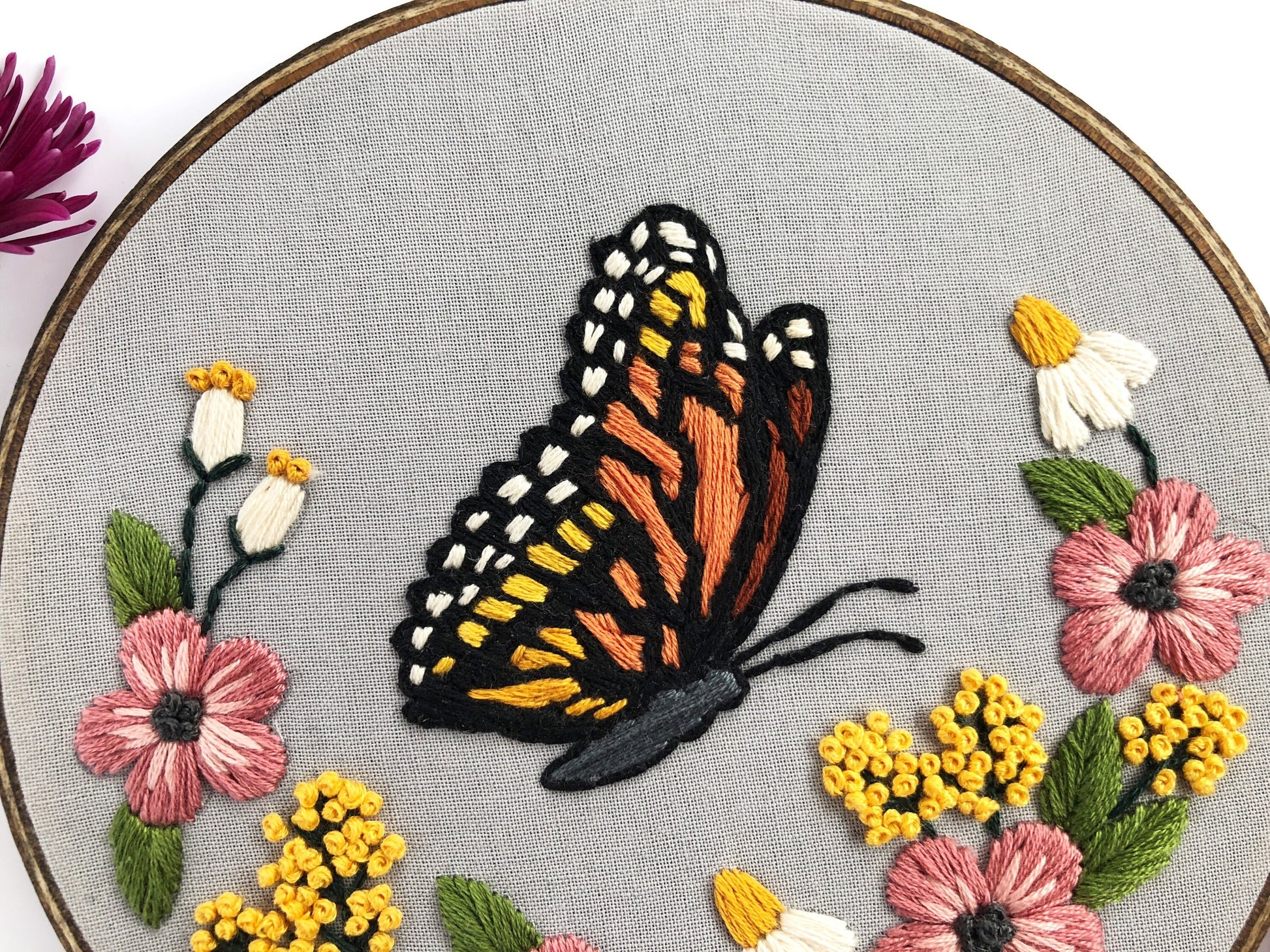 Monarch Butterfly Embroidery Pattern. Beginner Embroidery pattern. PDF embroidery pattern. 6" embroidery hoop. DIY decor. Modern embroidery