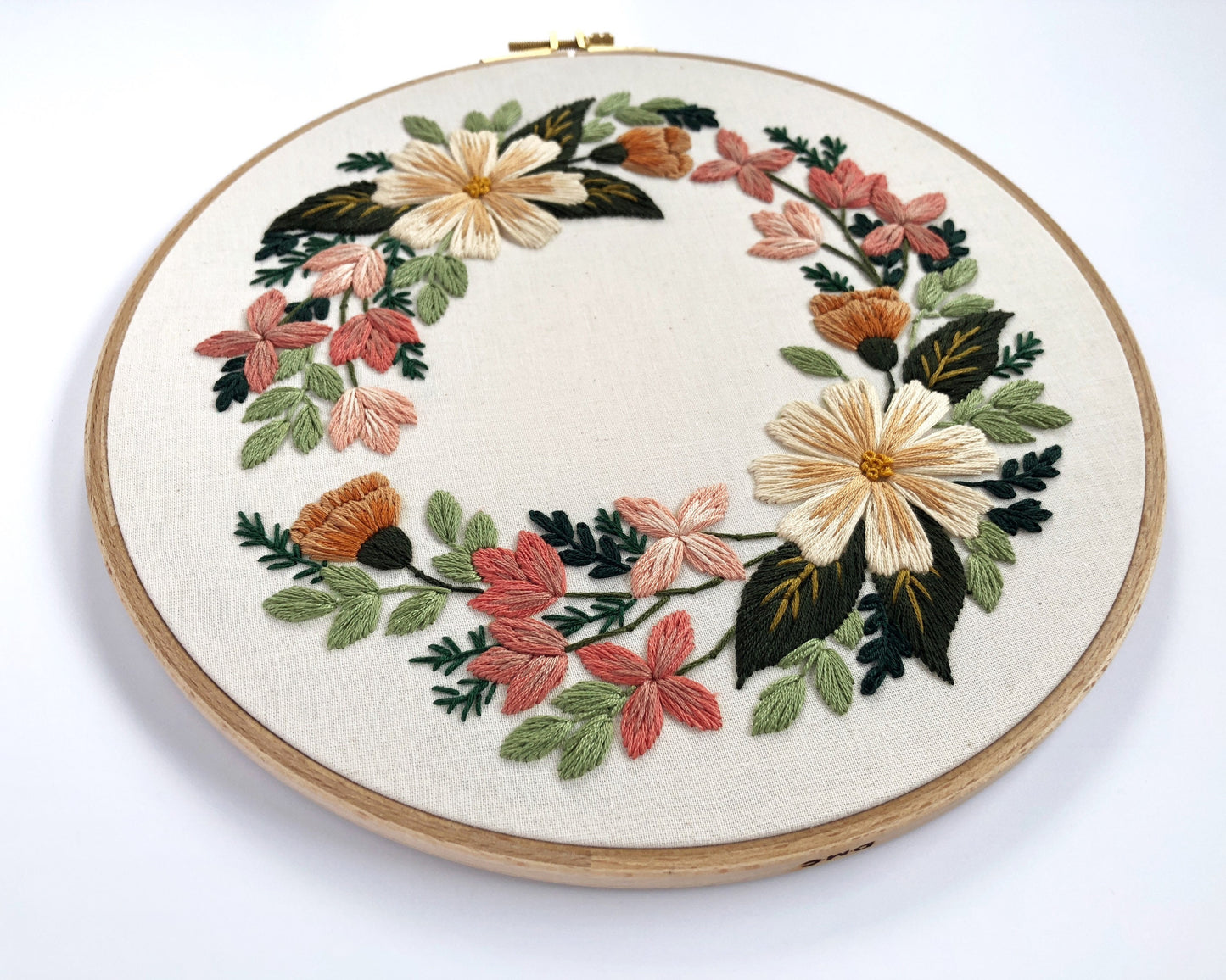 Floral wreath, flower wall hanging, folk home decor, floral embroidery, Mother's Day gift, 10" embroidery hoop, unbleached cotton fabric
