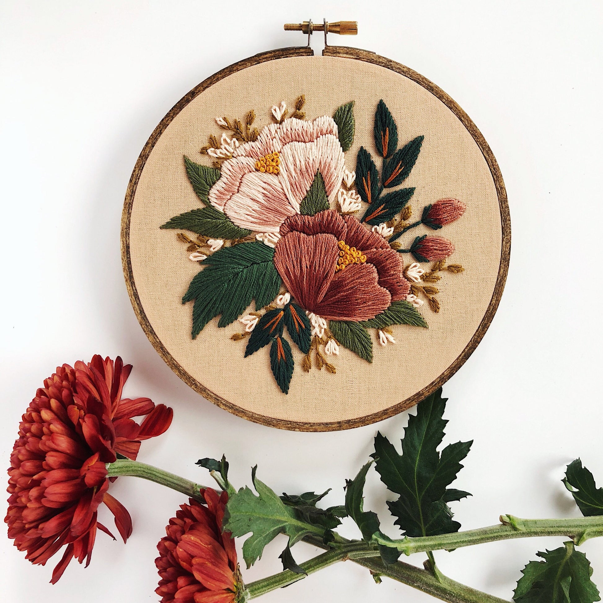 Blush Florals Embroidery Pattern. Beginner Embroidery. PDF embroidery pattern. 6" hoop. Flower Embroidery pattern. DIY embroidery project