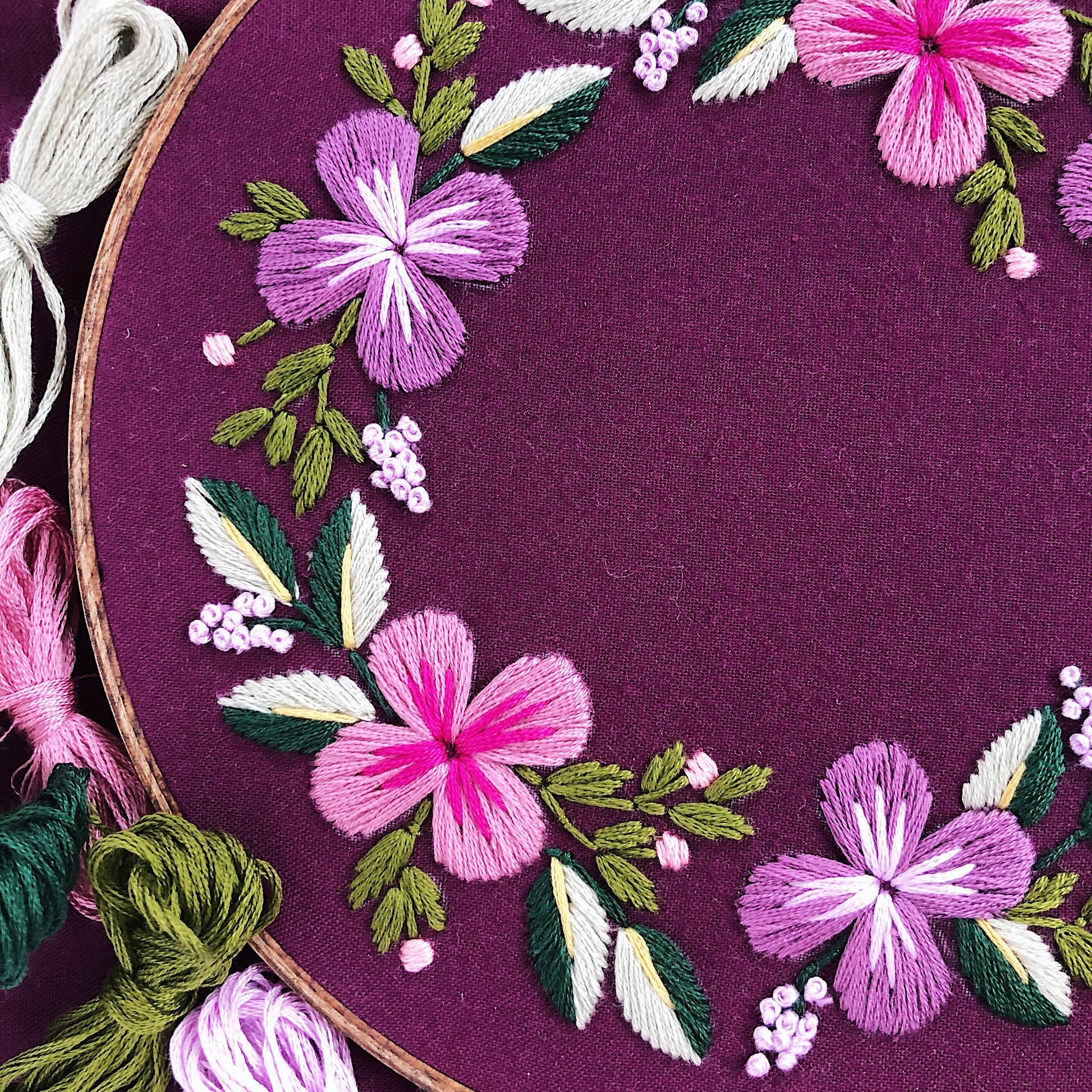 Purple Floral Wreath Embroidery Pattern. Beginner Embroidery. PDF embroidery pattern. 7" hoop. Flower Embroidery pattern.  DIY embroidery