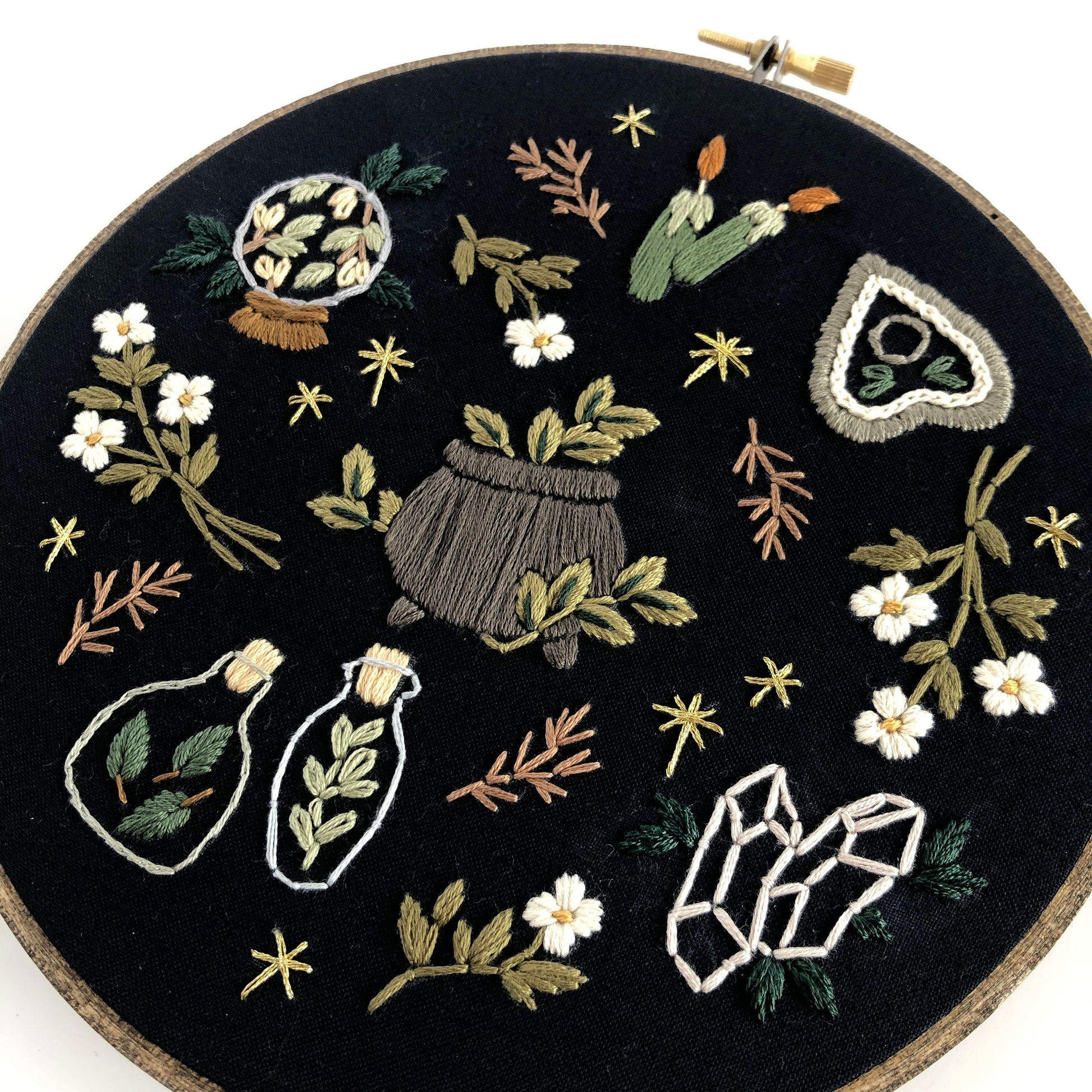 Garden Witch Embroidery Pattern. Beginner Embroidery pattern. Digital Download. 7" embroidery hoop. Gothic decor. Halloween Embroidery